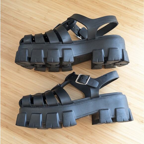 PRADA Monolith Black Rubber Buckle Sandals, size 37/US 7 - Picture 3 of 10